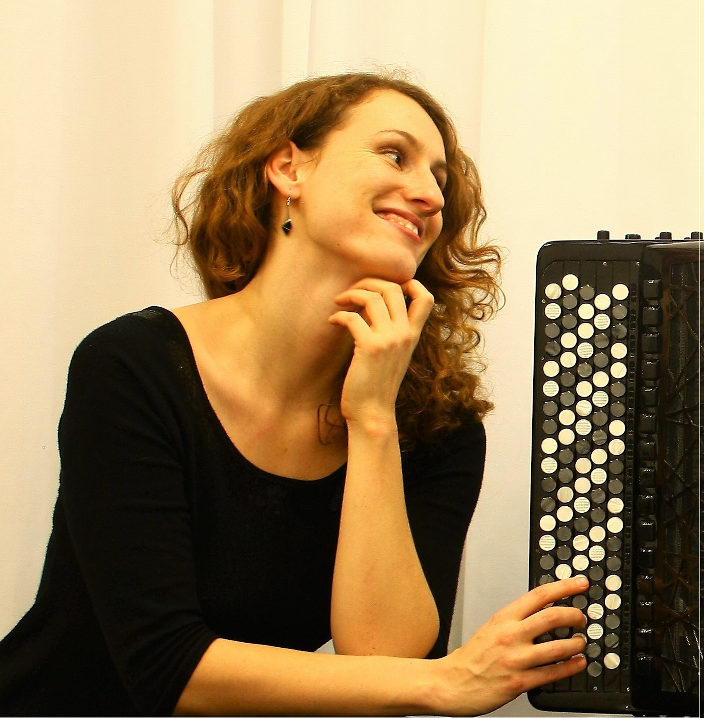 Ambre Vuillermoz, accordion online concert