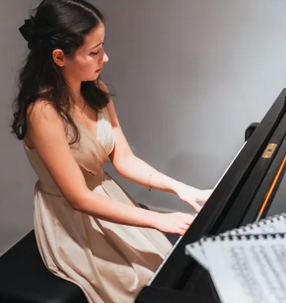 Isa Trotta, piano